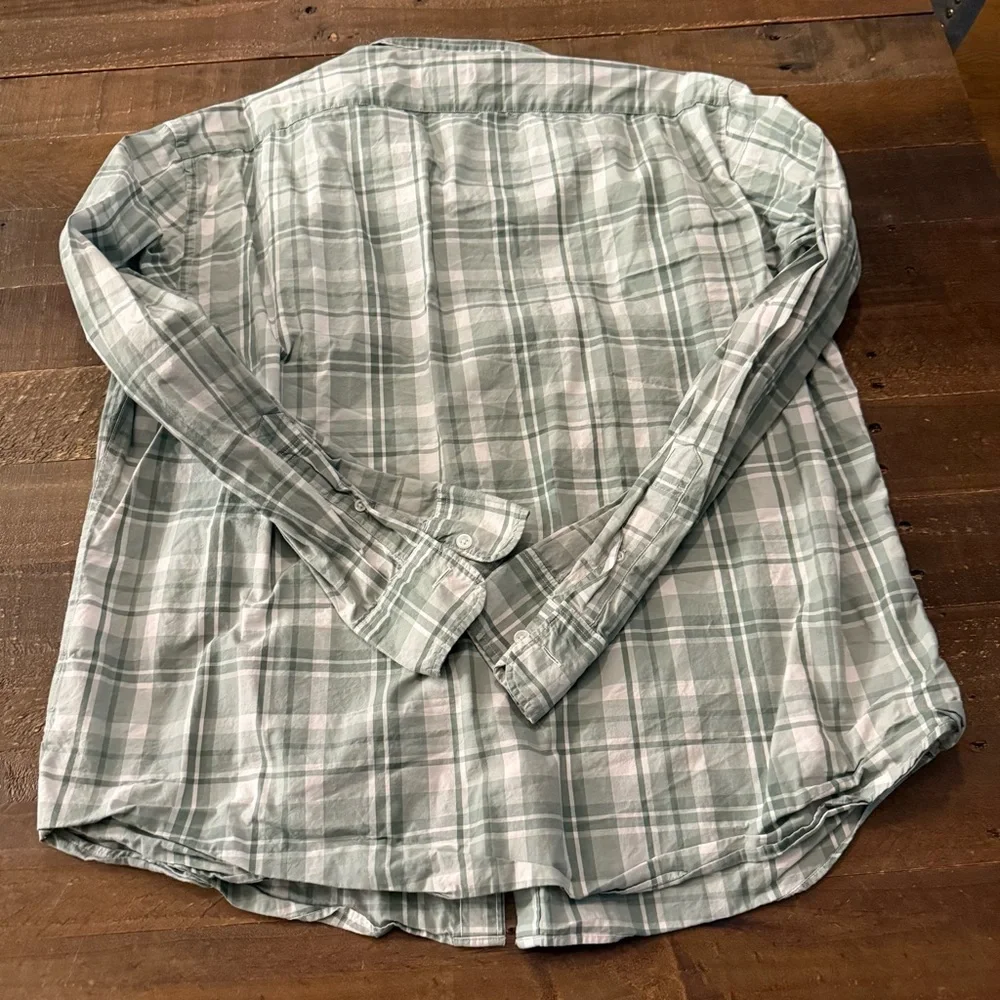 J. Crew Men's Light Green Plaid Button Down Shirt